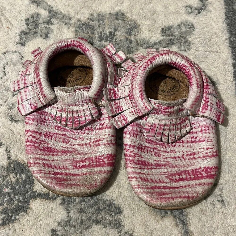 Freshly Picked Moccasins size 5 Pink